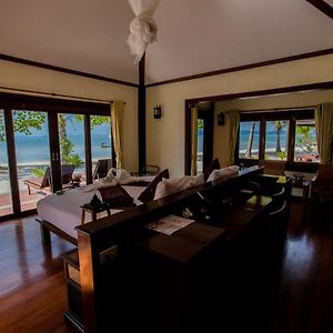 Villa de Luxe au Bord de la Mer